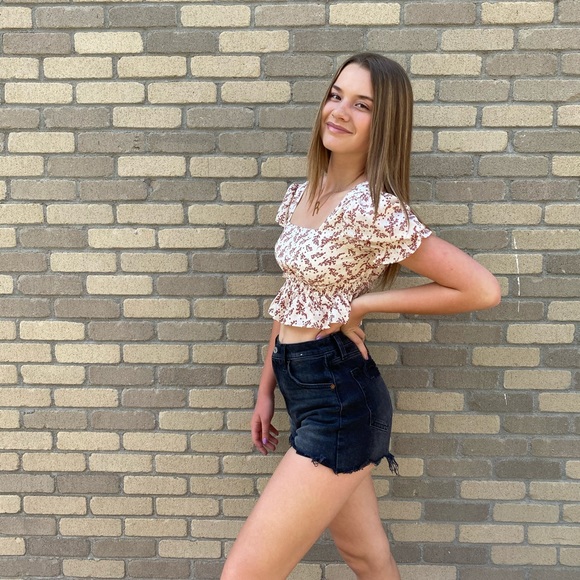 Meet your Posher, Rachel - Picture 4 of 4